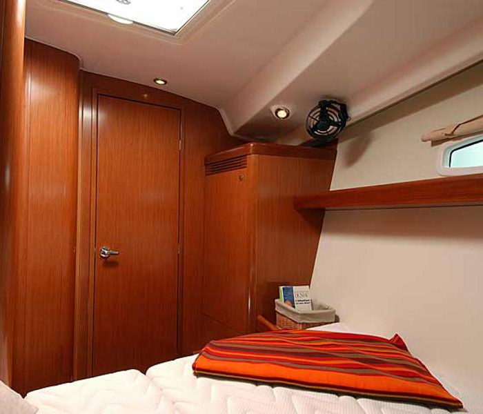 Goodbar | Oceanis 43 photo 3