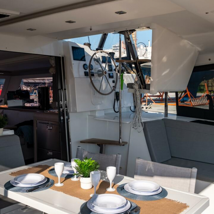 Artemis | Fountaine Pajot Isla 40 photo 80