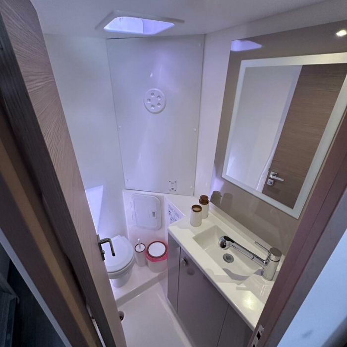 Isla | Fountaine Pajot Isla 40 photo 55