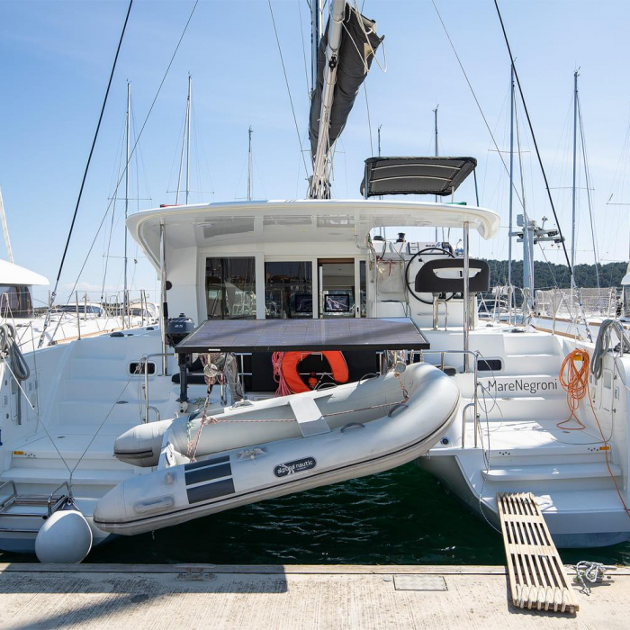 Mare Negroni | Lagoon 40 photo 11