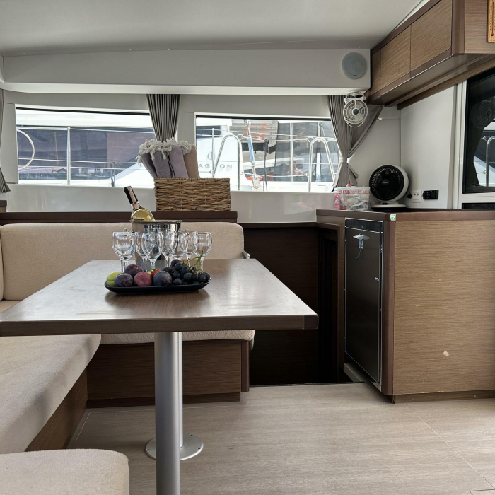 Mithra | Lagoon 40 photo 7