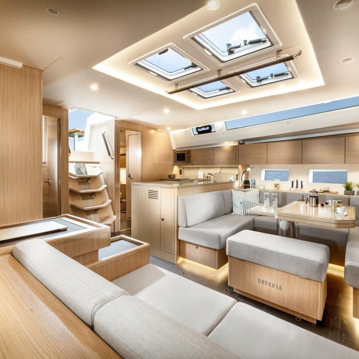 Malena | Bavaria C50 photo 5