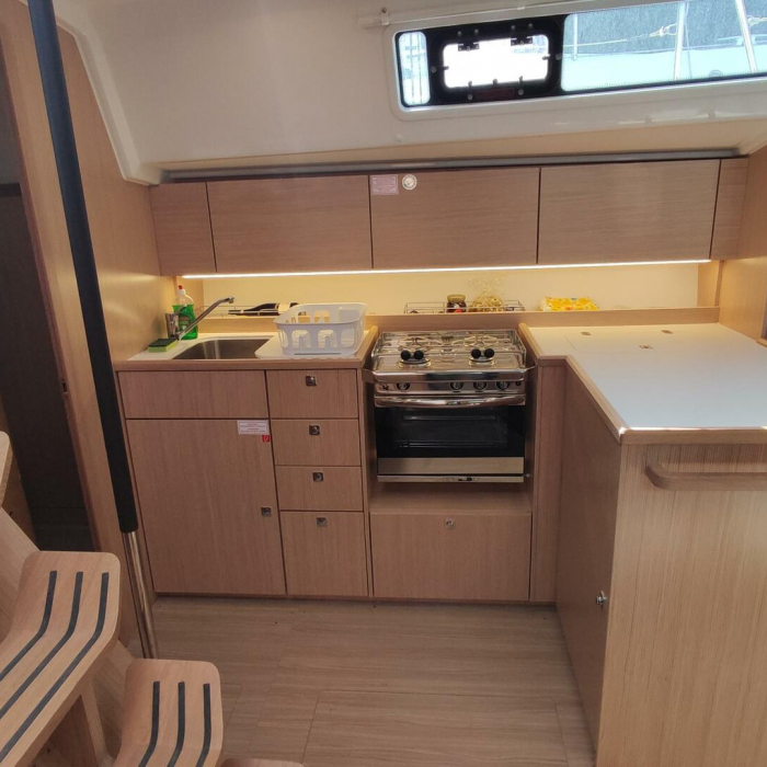 Celestia | Bavaria C42 photo 10