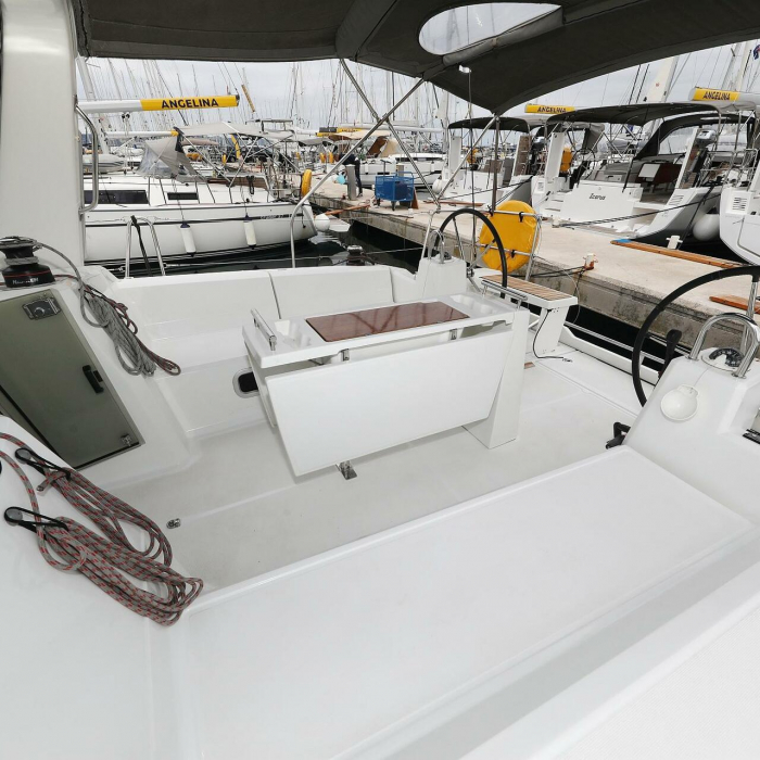 One | Oceanis 38 photo 32