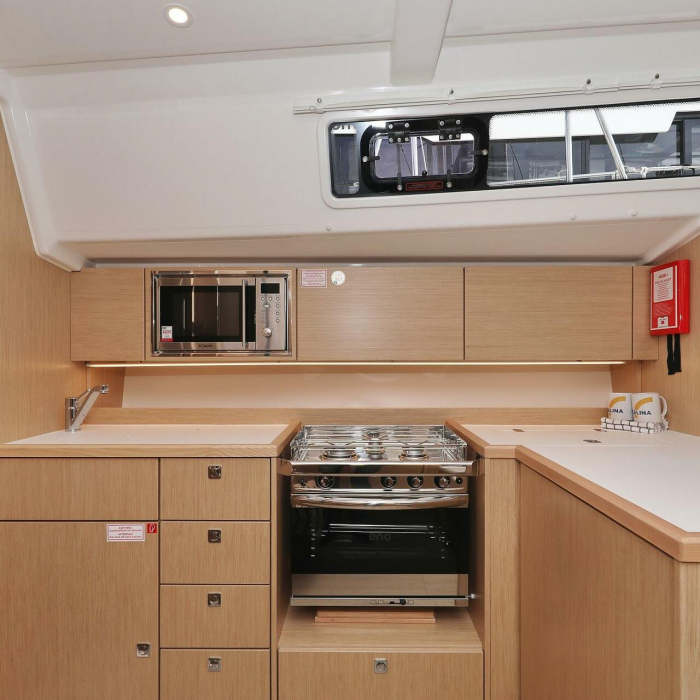 Levente | Bavaria C42 photo 47