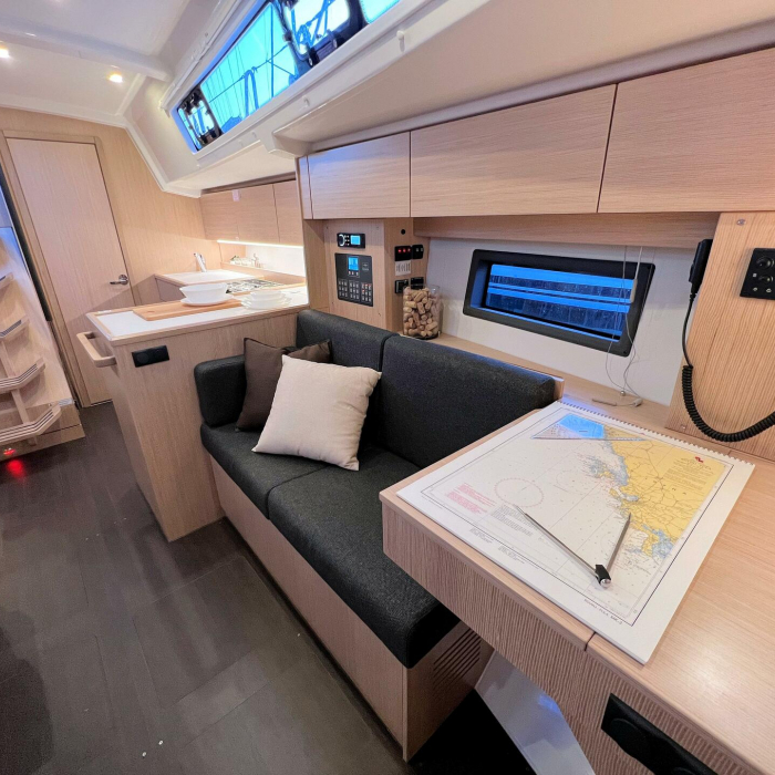 Mala Hana | Bavaria C38 photo 23