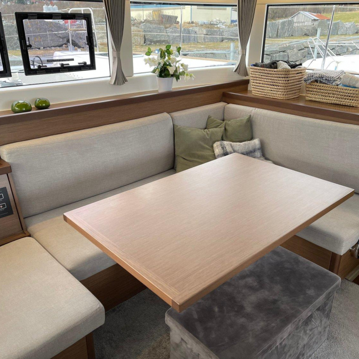 Arctic Charm | Lagoon 40 photo 14