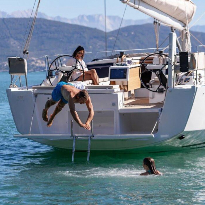 Esperanza | Dufour 430 GL photo 3