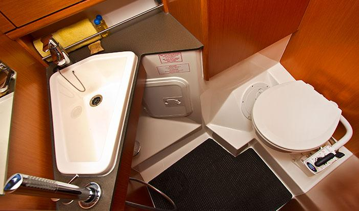 Tonkica | Bavaria Cruiser 34 photo 16