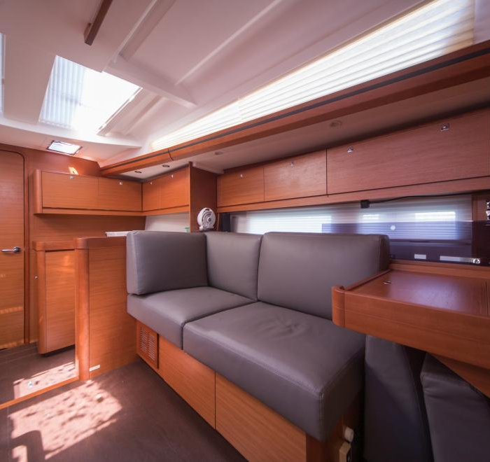 Houat | Dufour 520 GL photo 14