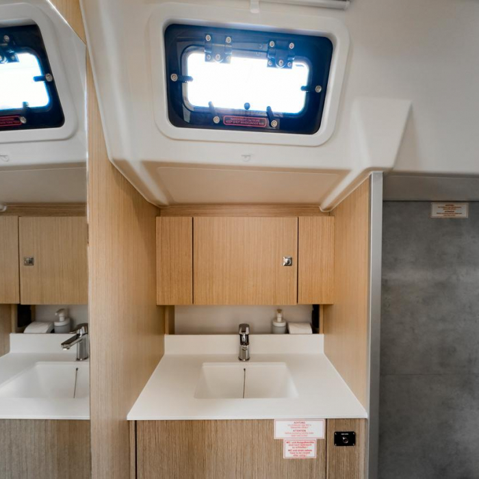 Coconut | Bavaria C38 photo 48