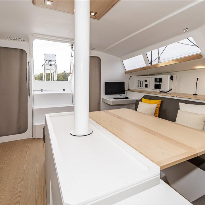 Ithaka | Pogo 44 photo 7