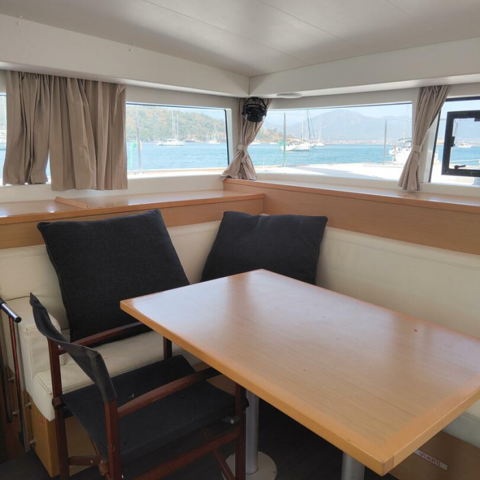 Santi | Lagoon 400 photo 30