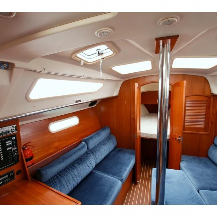 Cami 3 | Hunter 320 photo 6