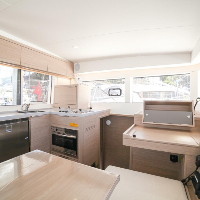 Sail Sagitta | Lagoon 40 photo 11