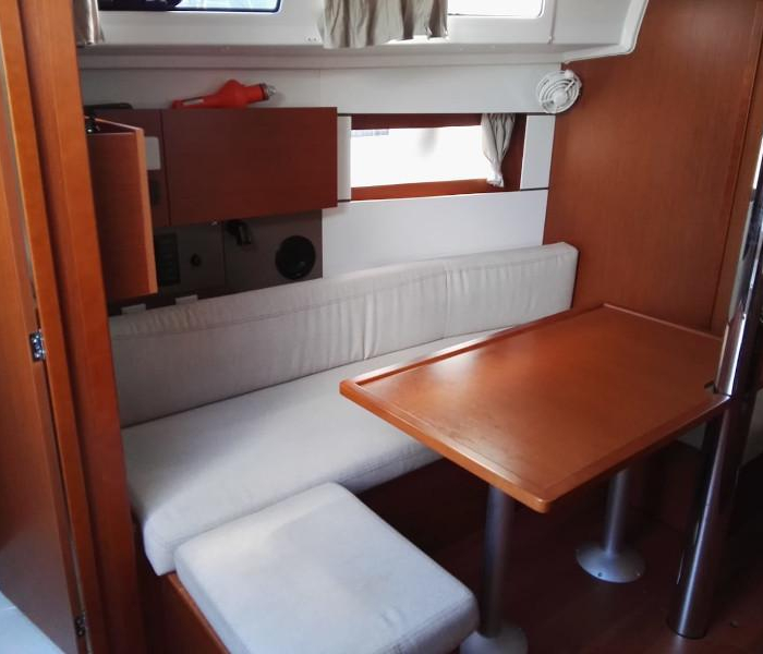 Dani | Oceanis 38.1 photo 5