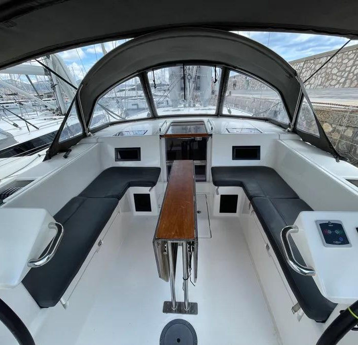  | Bavaria C45 Holiday photo 12