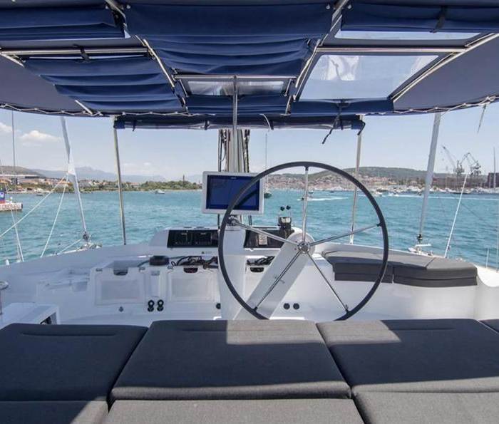 Jolie | Lagoon 52F photo 6