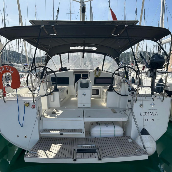 Lornia | Sun Odyssey 440 photo 4