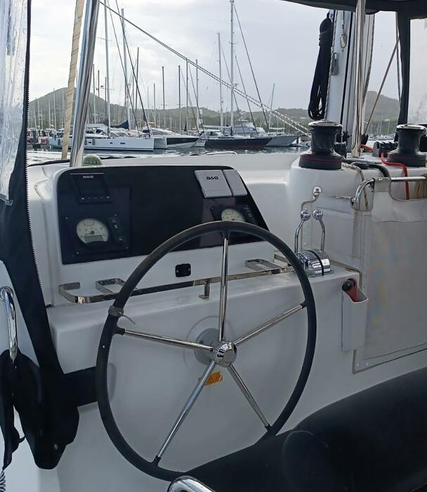 Taina | Lagoon 42 photo 5