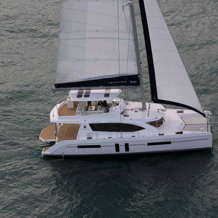 Between | Leopard 58 photo 1