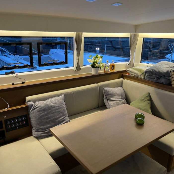 Arctic Charm | Lagoon 40 photo 13