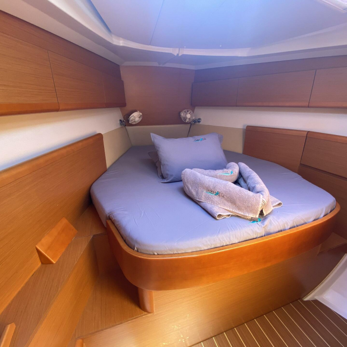 Capella II | Sun Odyssey 44i photo 7