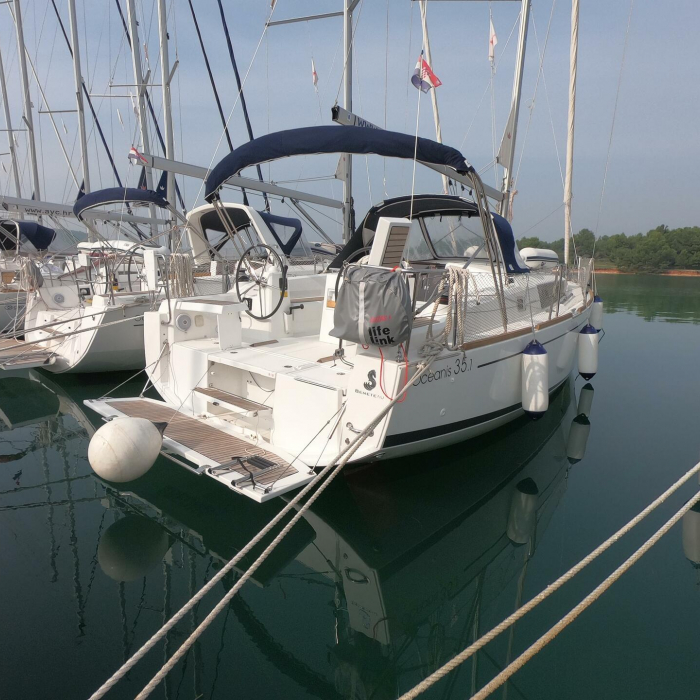 Abeona | Oceanis 35.1 photo 7