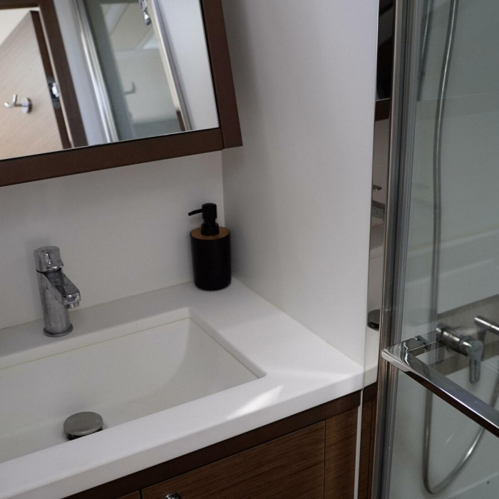 Blue Velvet | Lagoon 52 photo 40