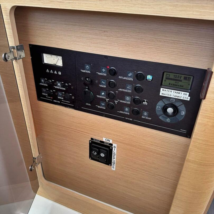 Happiness | Lagoon 421 photo 44