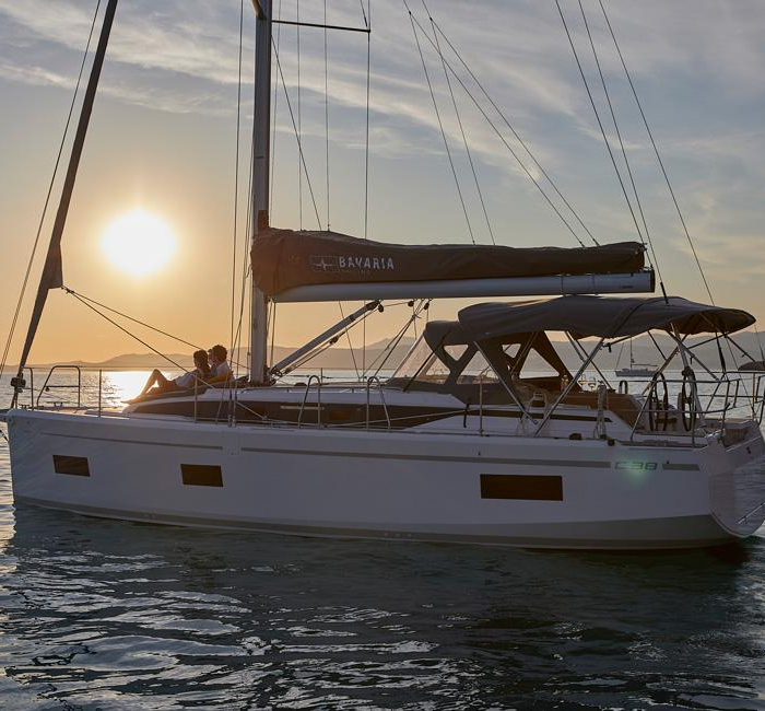 Coconut | Bavaria C38 photo 11