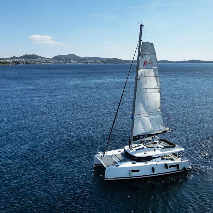 Olympus - Green Wave | Fountaine Pajot 45 photo 2