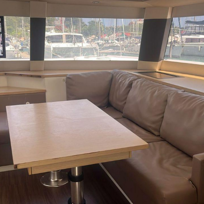 CHRISTOPHINE 2 | Fountaine Pajot Saba 50 photo 8