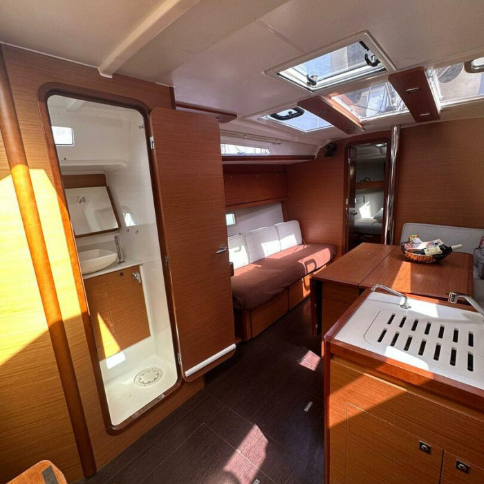 Economy | Dufour 390 photo 3