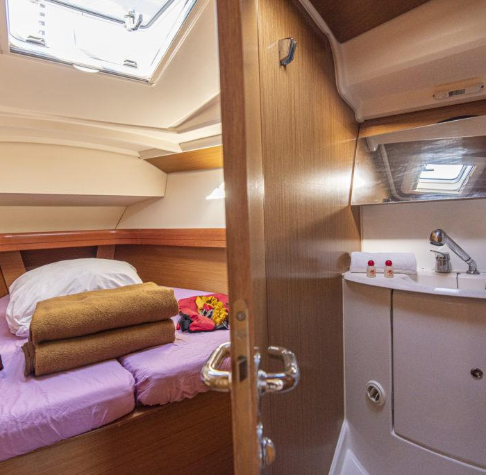 Benoit | Sun Odyssey 42 i photo 16