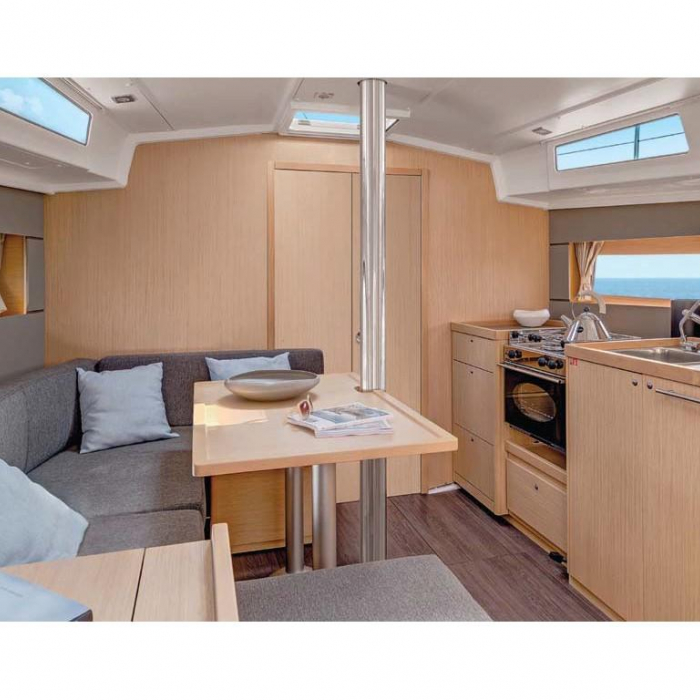 Missy | Oceanis 38.1 photo 13