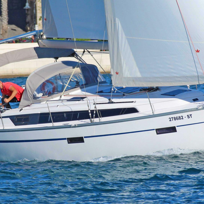 Evala | Bavaria Cruiser 37 photo 4