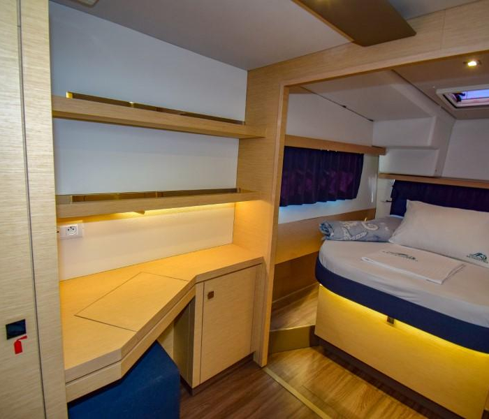 Amber | Lucia 40 photo 29