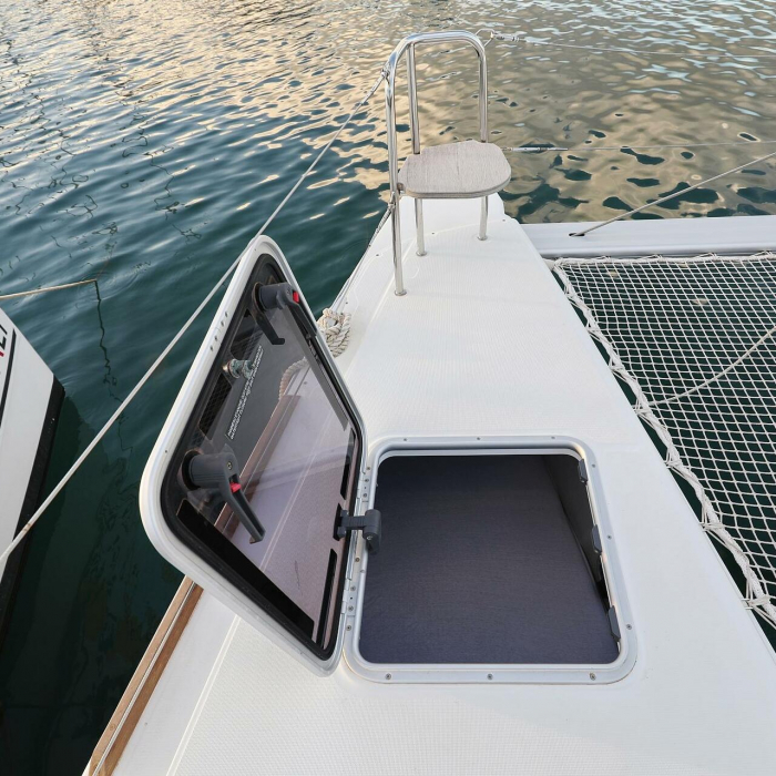 Mars | Lagoon 40 photo 22