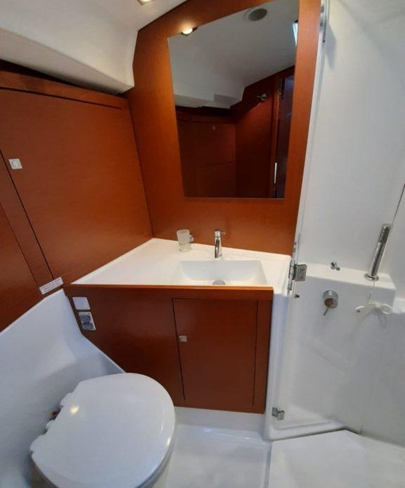 Storm Dancer 1 | Oceanis 45 photo 5