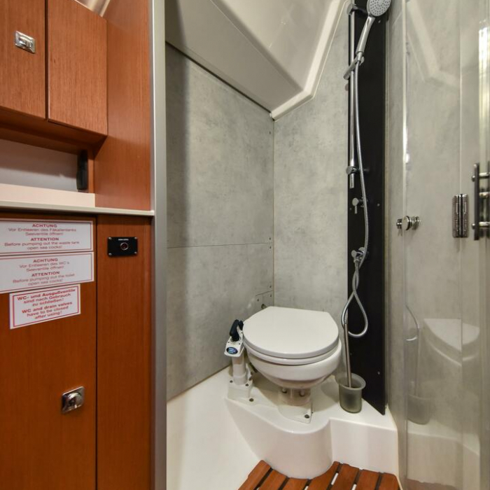 Seka VI | Bavaria C38 photo 15