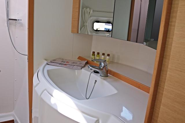 Happiness | Lagoon 421 photo 23