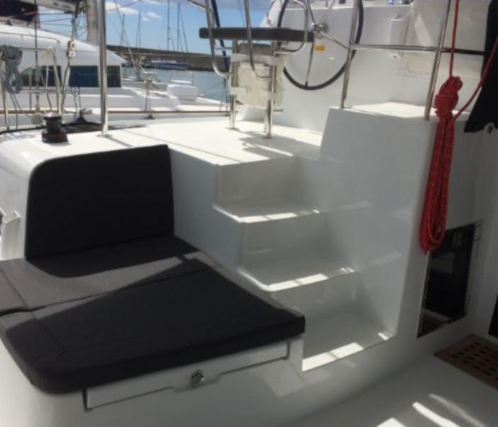 Mares | Lagoon 42 photo 8