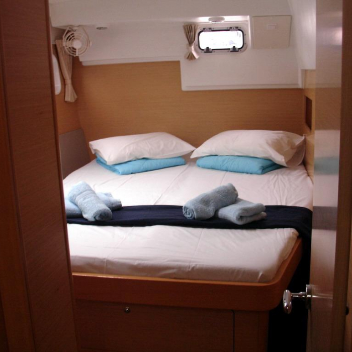 Aurora | Lagoon 400 photo 24