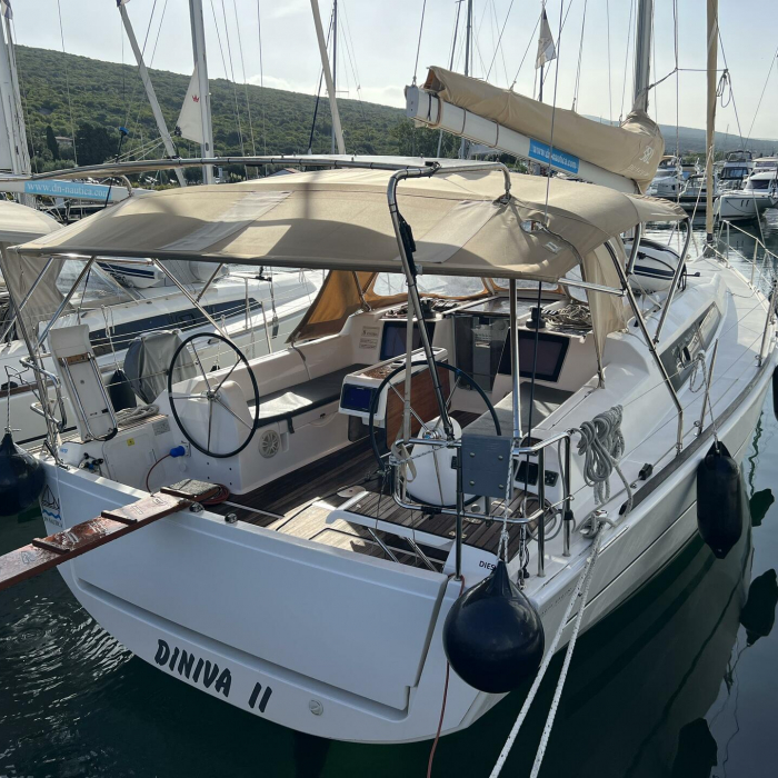 Diniva II | Dufour 382 GL photo 4
