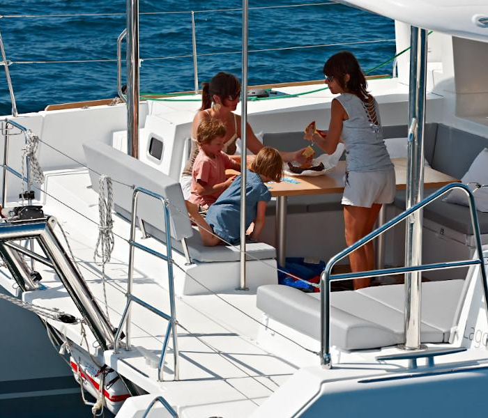 Caliente | Lagoon 450 Flybridge photo 5