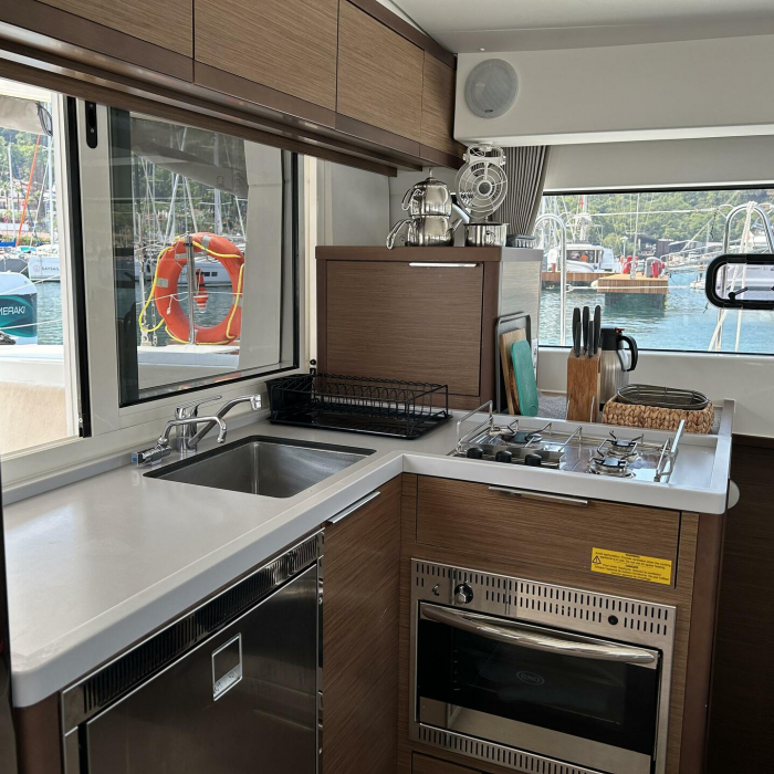 Mithra | Lagoon 40 photo 25