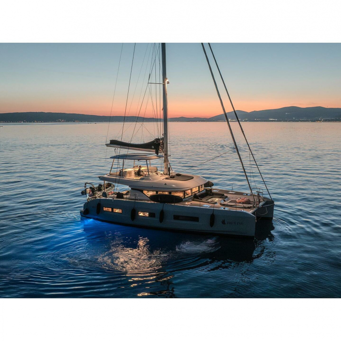 TRI-WING | Lagoon 55 photo 6