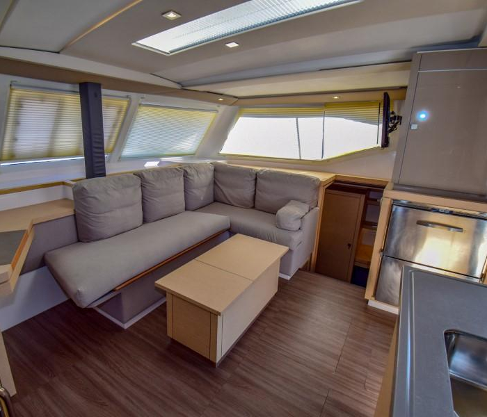 Amber | Lucia 40 photo 2