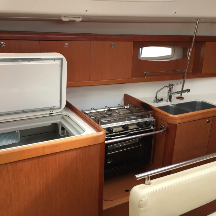 Silly Shark (GND) | Oceanis 43 photo 11